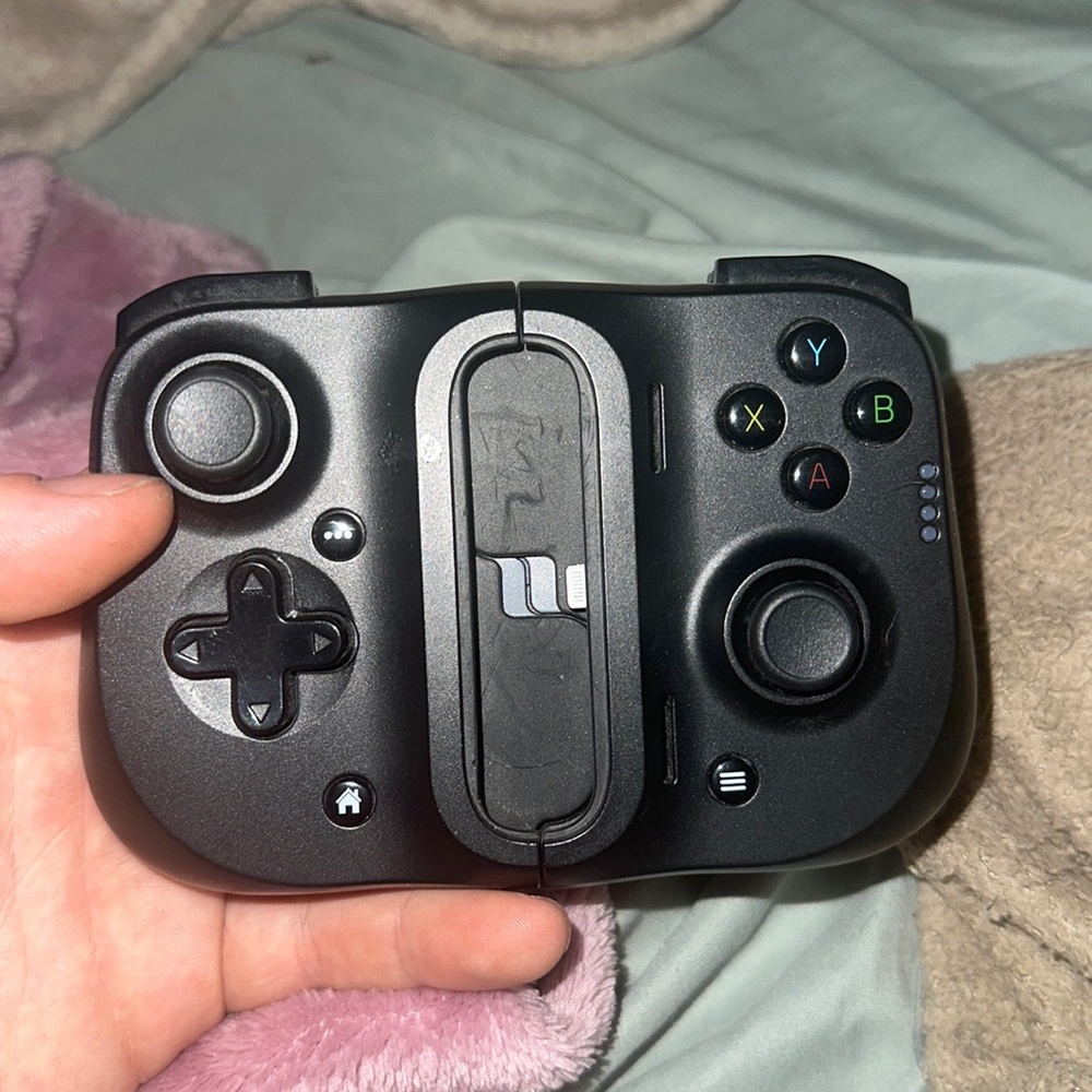 Razer Kishi for Xbox one Xbox series X and S for iPhone
